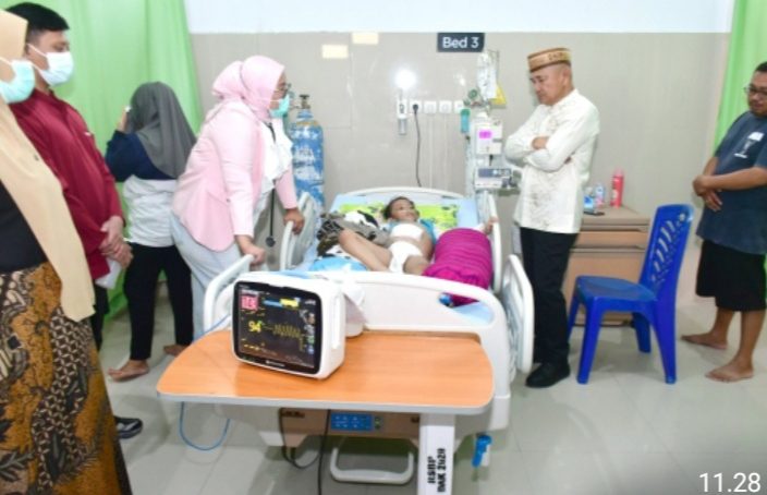 Ju’mat Berkah, Bupati Saipul Mbuinga Kunjungi Pasien RSBP
