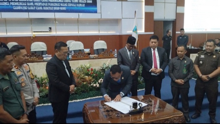 DPRD Lahat Umumkan Bupati dan Wabup Terpilih dengan Bubuhkan Tanda Tangan, Ini Kata Ketua Dewan
