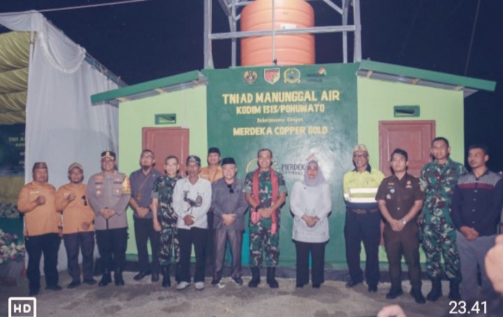 Resmikan Program TNI AD, Wabup Suharsi Igirisa Dampingi Pangdam XIII Merdeka