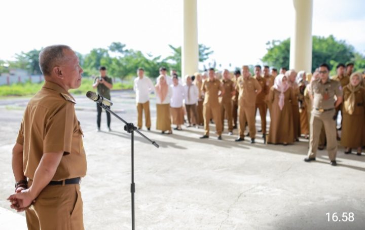 Awali Hari Kerja, Wabup Pimpin Apel Perdana