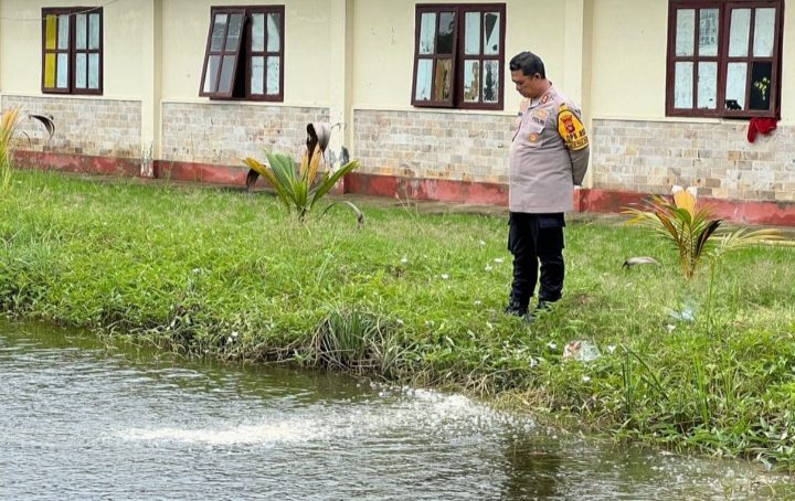 POLRES POHUWATO LEPAS BIBIT IKAN LELE, UPAYA MENDUKUNG KETAHANAN PANGAN