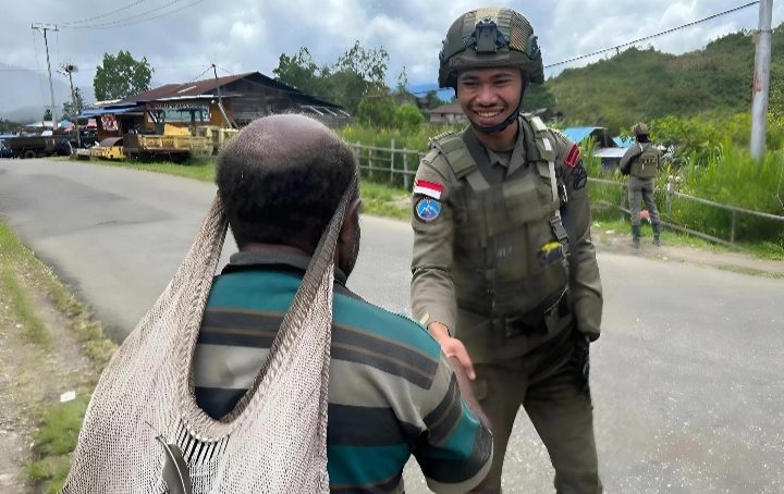 Patroli Rutin, Personel Ops Damai Cartenz-2025 Pastikan Oksibil Aman