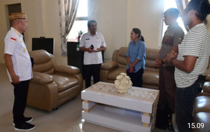 Bupati Saipul Mbuinga Terima Audience Tim Evaluasi Program Kakao Tahap Pertama Tahun 2024