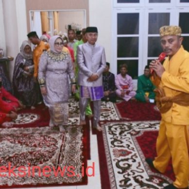 Bupati Pohuwato, Saipul A. Mbuinga, Jalani Prosesi Adat Gorontalo Mopopiduduto
