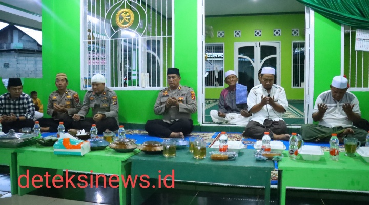 KAPOLRES POHUWATO BUKA PUASA BERSAMA ANAK PESANTREN