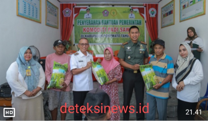 Pemkab Pohuwato Serahkan Bantuan Bibit Padi Ke Petani ani