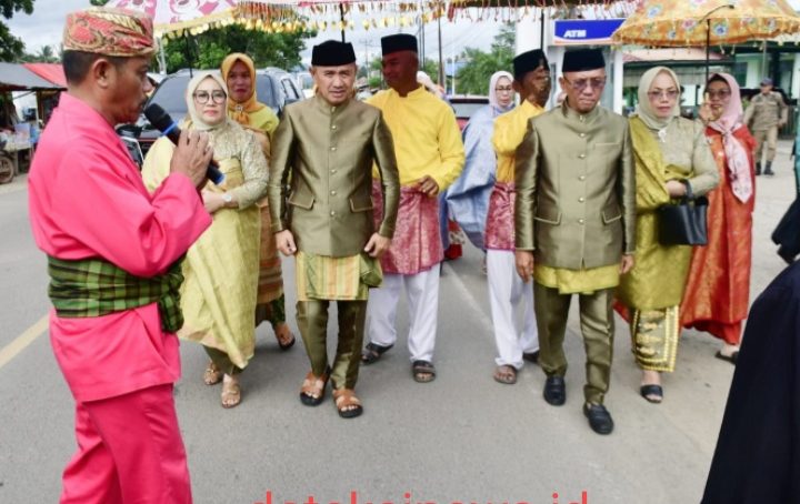 Popayato Kecamatan Terakhir Prosesi Adat Mopotilolo Bupati dan Wakil Bupati