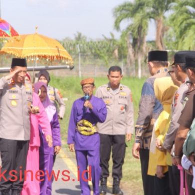 Disambut Dengan Prosesi Adat, Kapolda Gorontalo Irjen Eko Wahyu Merasa Sangat Terhormat