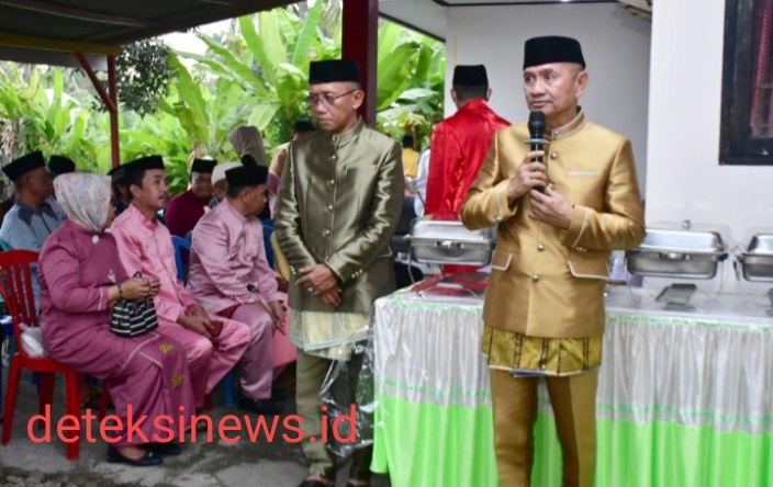 Bupati Pohuwato Dan Wabup Selesai Ikuti Rangkaian Adat Mopotilolo