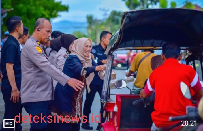 Berkah Ramadhan, Bagi Takzil Bentuk Kepedulian Polri Kepada Masyarakat