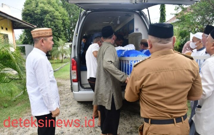 Jenazah Alm. Siswanto Hasan Di lepas bupati Pohuwato Menuju Limboto