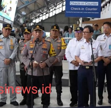 Kapolri Cek Langsung Pelayanan Arus Balik di Stasiun Tawang, Dorong Pemudik Gunakan Kereta Api