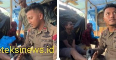Peduli Kesehatan, Personel Ops Damai Cartenz 2025 Beri Pengobatan kepada Anak yang Terluka di Intan Jaya