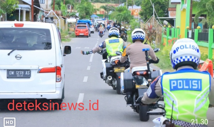 Polda Gorontalo  Patroli Bermotor Cek Pos Ketupat dan Arus Lalu Lintas