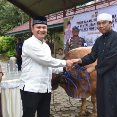 Berkah Idul Adha, Polres Morowali Utara bagikan daging Qurban 