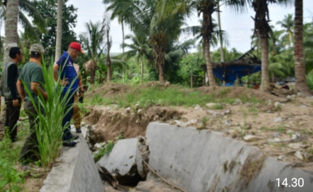 Ke Paguat, Bupati Saipul Mbuinga Tinjau Langsung Lokasi Terdampak Banjir