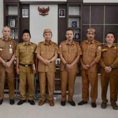 Bupati Pohuwato Saipul Mbuinga Tunjuk Arfan Mohi Plt Camat Taluditi