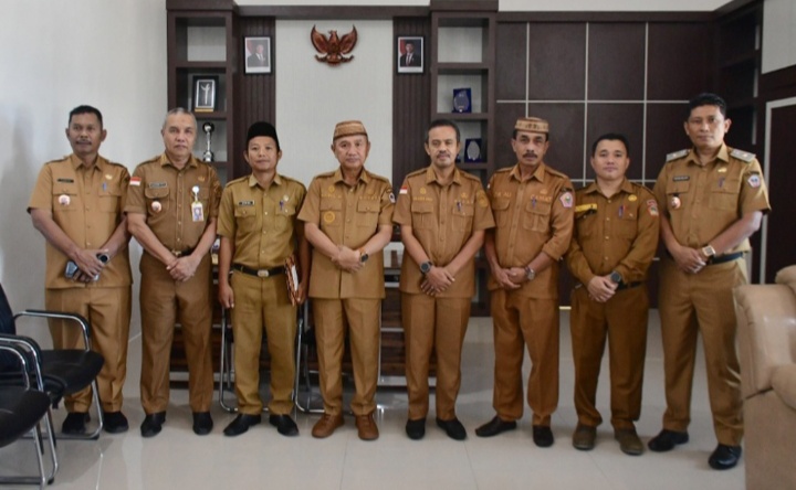 Bupati Pohuwato Saipul Mbuinga Tunjuk Arfan Mohi Plt Camat Taluditi