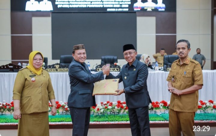 Pemkab Pohuwato Serahkan Nota Pengantar RPJMD Tahun 2025 – 2029 Ke DPRD