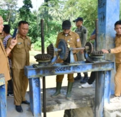 Di Keluhkan Petani, Bupati Saipul Mbuinga Tinjau Kondisi Irigasi Molosifat