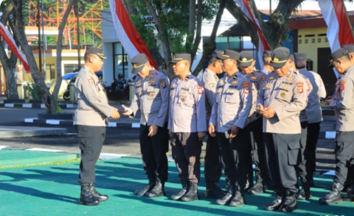 Cegah Judi Online, Wakapolda Gorontalo Pimpin  Pemeriksaan Handphone Personel