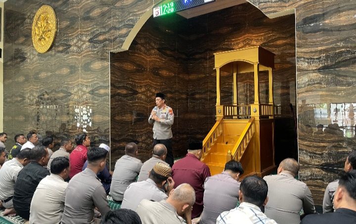 Kapolda Gorontalo Ajak Anggota Makmurkan Masjid Lewat Ibadah Rutin