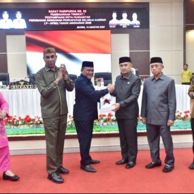 Bupati Saipul Mbuinga Hadiri Rapat Paripurna DPRD Pohuwato Ke – 52