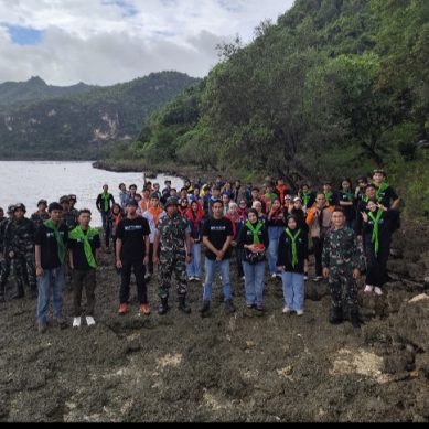 Mapala Belantara Lakukan Aksi Transplantasi Karang Di Pesisir Oluhuta Paradise.