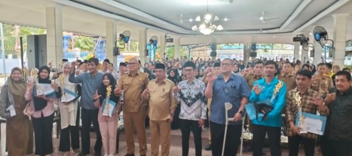 Bupati Lahat Saksikan Secara Langsung Pengumuman & Penyerahan Hadiah Lomba Menulis Satu Desa Satu Cerita
