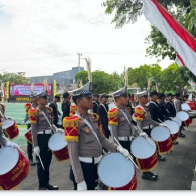 Drum Band Polda Gorontalo Sambut Kedatangan Kapolda Baru