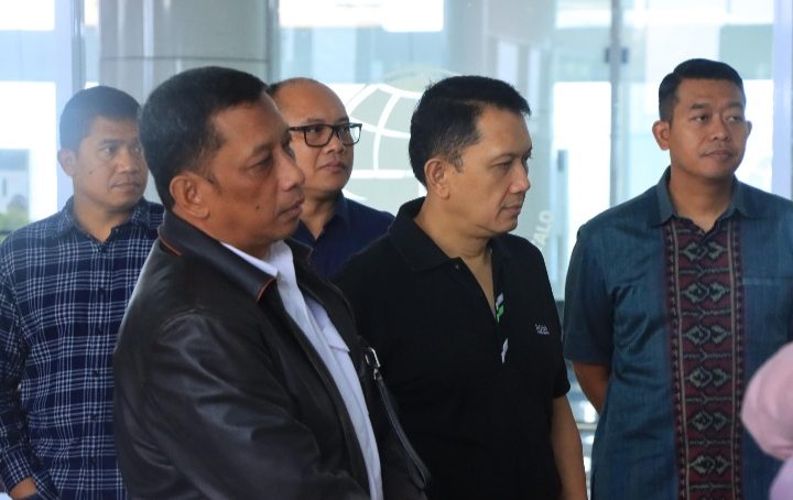 Irjen Pol. Raden Eko Wahyu Prasetyo Tinggalkan Gorontalo, Kapolda Bersama Pejabat Utama Iringi Hingga Bandara