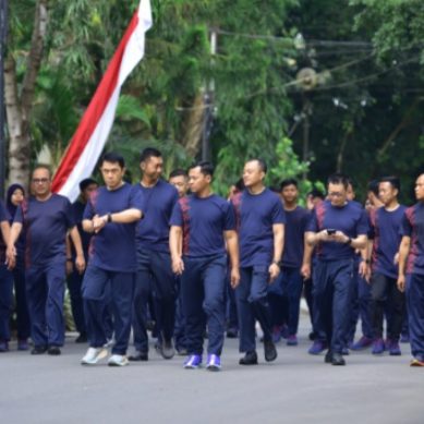 Kapolda Irjen Pol Widodo Olahraga Bersama Anggota Polda Gorontalo  ‎ ‎
