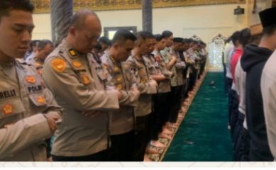 Solidaritas untuk Pengemudi Ojol, Polda Gorontalo Gelar Shalat Ghaib dan Bakti Sosial