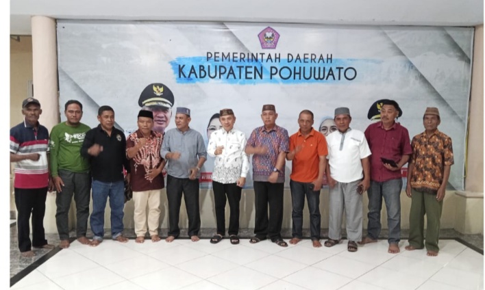 Bupati Pohuwato Saipul Mbuinga Seriusi Keluhan Petani Duhiadaa Buntulia