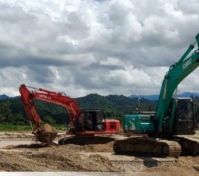 Turunkan 2 Unit Excavator, YR Langsung Realisasi Harapan Petani Duhiadaa Buntulia