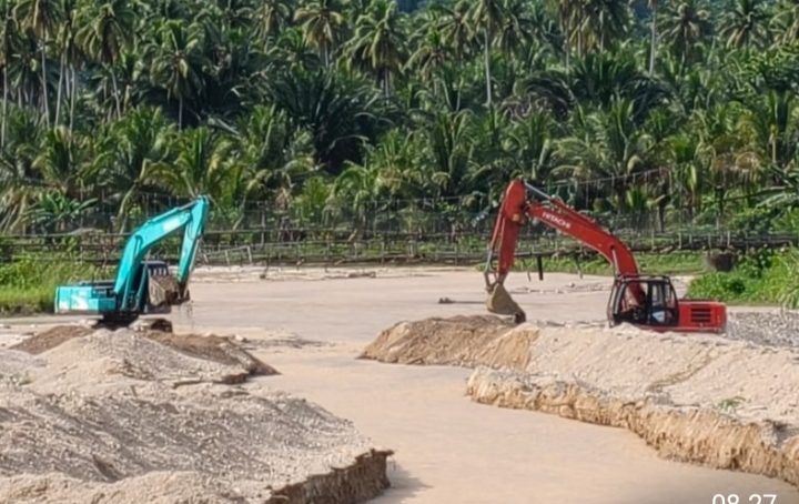 Akut, YR Team Tetap Serius Perbaiki Sungai dan Keruk Sedimen di Bendungan Taluduyunu