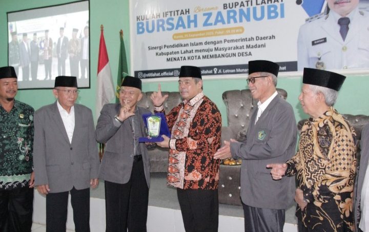 Hadiri Kegiatan Kuliah Iftitah di STIT Lahat, Bupati Tekankan Keterampilan Teknis dan Skills Guna Menghadapi Tantangan di Dunia Kerja