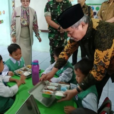 BZ Tinjau Langsung Tata Kelola Pelaksanaan Makan Berbizi Gratis di Bumi Seganti Setungguan