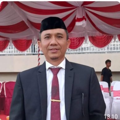 Inspektur Daerah Klarifikasi Viral Foto Pejabat Bonebol Duduk Bersama Kontraktor