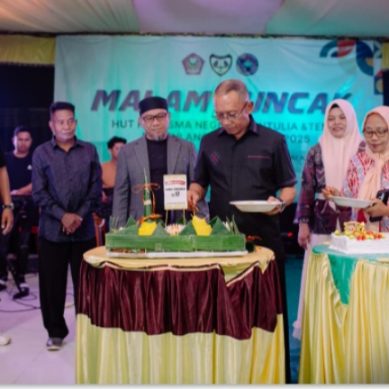 Wabup Iwan Adam Hadiri HUT SMAN I Buntulia