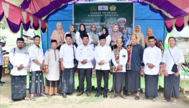 Hari Santri, Bupati Pohuwato Saipul Mbuinga Bertindak Sebagai Inspektur Upacara