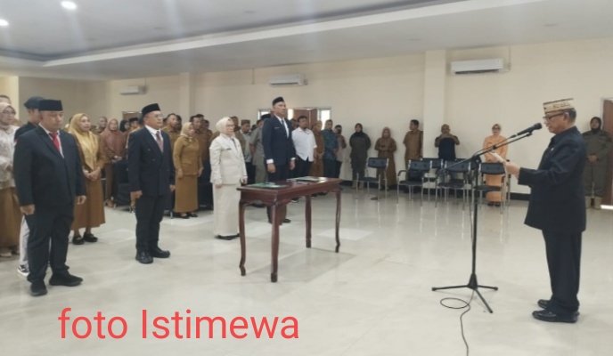 Bupati Ismet Mile Lantik Empat Pejabat Pimpinan Tinggi Pratama Pemkab Bone Bolango