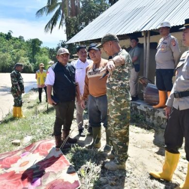 Bupati Saipul Di Dampingi Ketua DPRD Kembali Tinjau Lokasi Banjir di Desa Hulawa