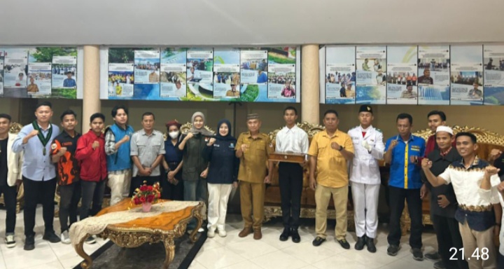 Jelang Hari Patriotik, Bupati Pohuwato Terima Bendera Pusaka dari PKC PMI Gorontalo