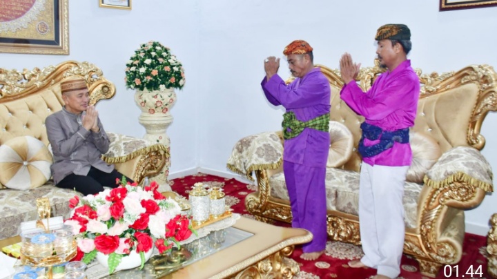Bupati Pohuwato Terima Tradisi Adat Pemakluman  Awal Ramadan 1447 H