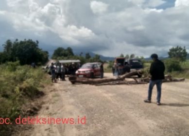 Tuntut Pembayaran Plasma, Akses Jalan Perusahaan IGL, BTL Di Tutup warga.