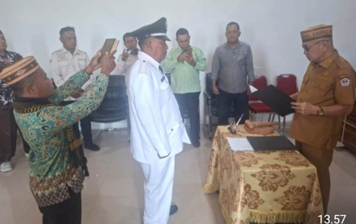 Tahir Ibura Di Lantik Bupati Pohuwato Penjabat Kades Buhu Jaya