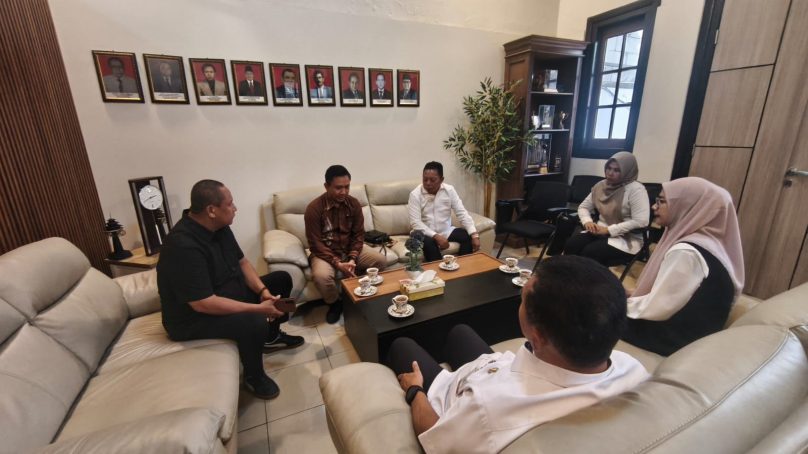 Perkuat Tata Kelola Keuangan Daerah, Wabup Bone Bolango Konsultasi ke Kemendagri dan Studi Tiru ke Kota Bandung