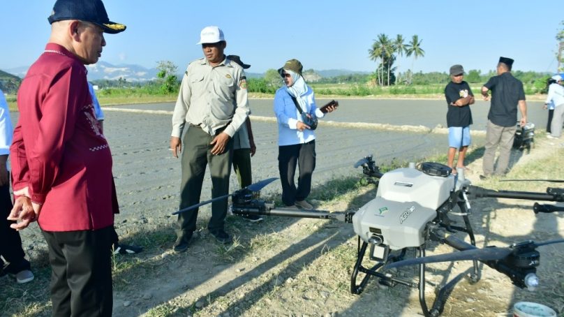 Bupati Saipul Mbuinga  Tegaskan, Pemanfaatan Drone Pertanian Wujud Moderenisasi Petani Pohuwato