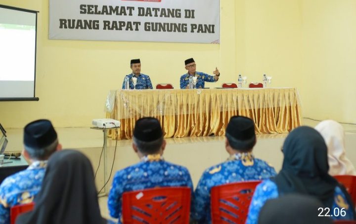 Wabup Pohuwato Iwan Adam  Pimpin Rakor Evaluasi Kinerja